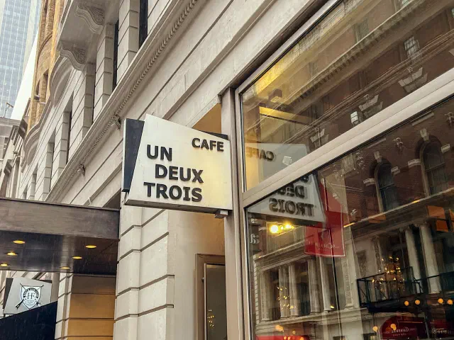 Cafe Un Deux Trois