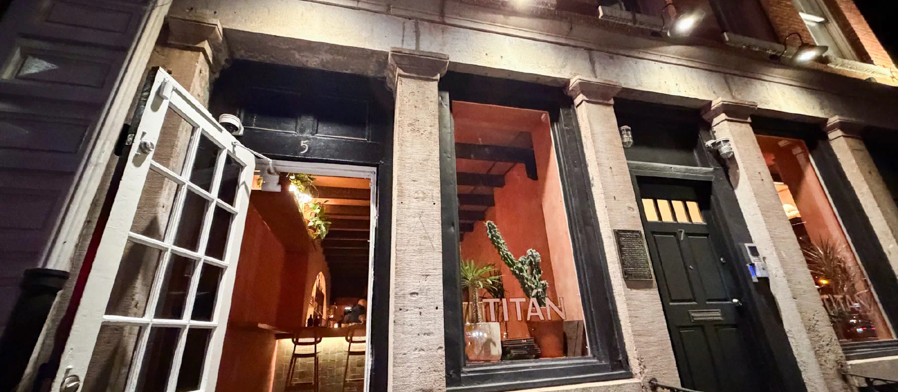 Titán